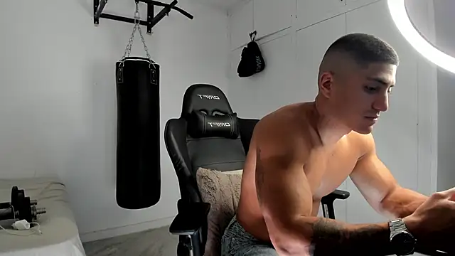 dan01  online show from 11-05-25, 02:17