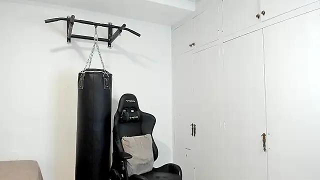 Snapshot of dan01_ chatting on 03-19-26, 08:18 dan01 online show from 03-19-26, 08:18