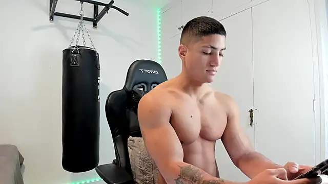 Snapshot of dan01_ chatting on 04-09-26, 07:36 dan01 online show from 04-09-26, 07:36