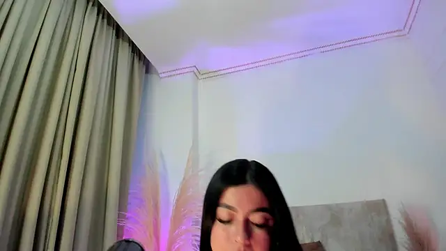 SiennaVidaal online show from 03-04-25, 06:29