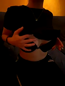 Snapshot of ToAnWTW chatting on 11-18-25, 09:41 ToAnWTW online show from 11-18-25, 09:41