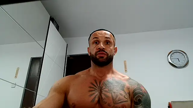 Magnificmuscles89 online show from 10-24-25, 02:13