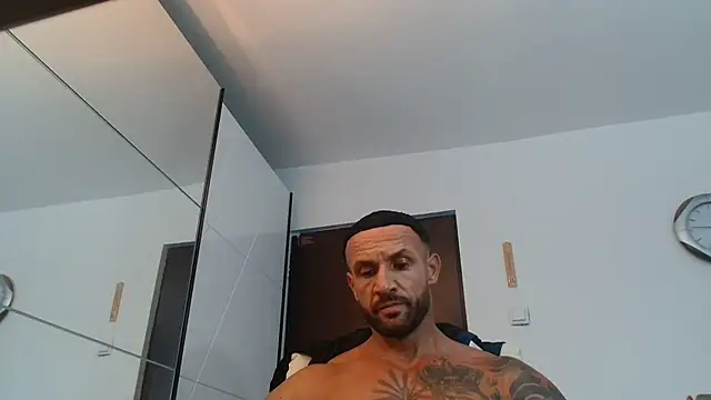 Magnificmuscles89 online show from 07-17-26, 03:07