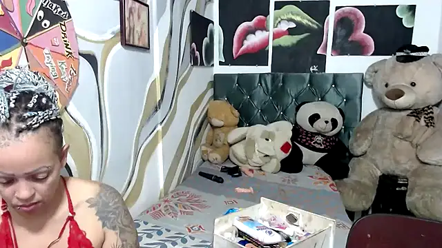 Snapshot of manzanahot9 chatting on 10-23-25, 08:40 manzanahot9 online show from 10-23-25, 08:40