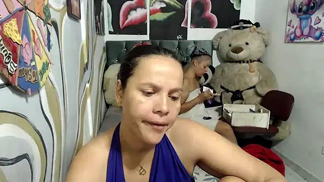 Snapshot of manzanahot9 chatting on 11-10-25, 12:26 manzanahot9 online show from 11-10-25, 12:26