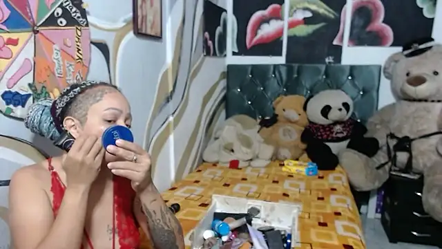 Snapshot of manzanahot9 chatting on 11-16-25, 10:32 manzanahot9 online show from 11-16-25, 10:32