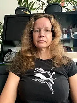 Snapshot of AnnikaRose chatting on 11-04-25, 06:56 AnnikaRose online show from 11-04-25, 06:56