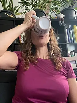 Snapshot of AnnikaRose chatting on 11-07-25, 06:46 AnnikaRose online show from 11-07-25, 06:46