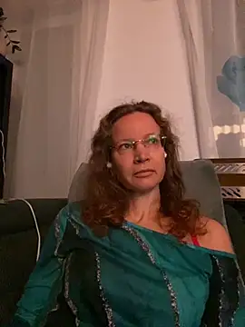 Snapshot of AnnikaRose chatting on 11-11-25, 06:46 AnnikaRose online show from 11-11-25, 06:46