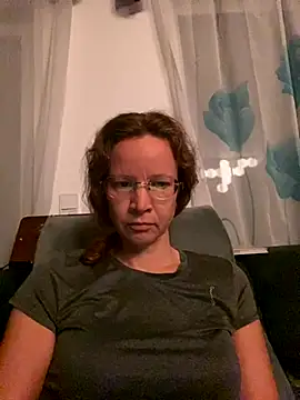 Snapshot of AnnikaRose chatting on 11-19-25, 06:46 AnnikaRose online show from 11-19-25, 06:46