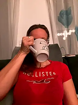 Snapshot of AnnikaRose chatting on 12-04-25, 06:44 AnnikaRose online show from 12-04-25, 06:44