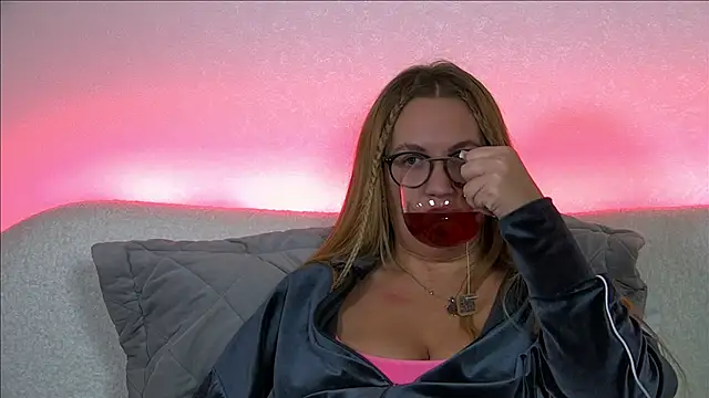 MariaNeumann online show from 01-22-25, 12:38