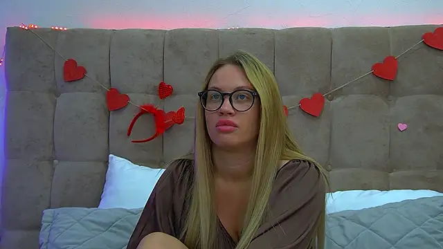 MariaNeumann online show from 02-18-25, 06:26