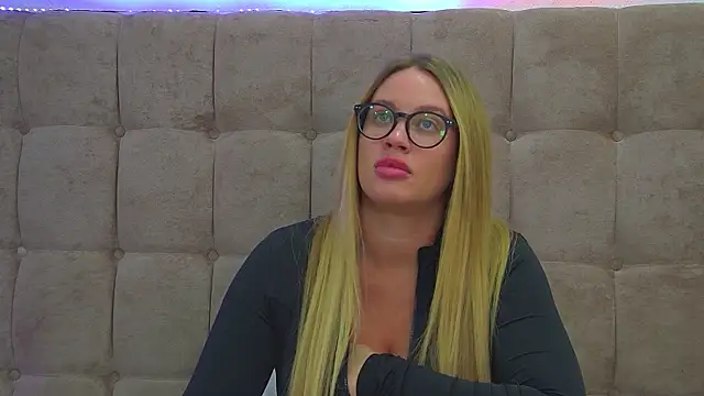 MariaNeumann online show from 03-20-25, 09:37