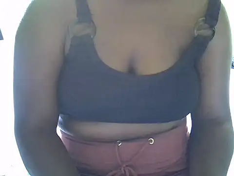 Snapshot of sweet_vine chatting on 04-15-26, 12:23 sweet vine online show from 04-15-26, 12:23