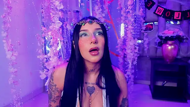 Snapshot of Leiaa_ chatting on 10-26-25, 05:57 Leiaa online show from 10-26-25, 05:57