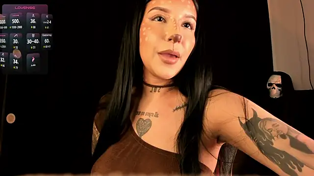 Snapshot of Leiaa_ chatting on 10-29-25, 05:20 Leiaa online show from 10-29-25, 05:20