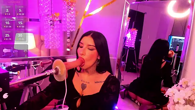 Snapshot of Leiaa_ chatting on 11-23-25, 06:46 Leiaa online show from 11-23-25, 06:46