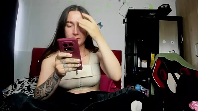 Snapshot of Sweet-Suck69 chatting on 09-23-25, 10:24 Sweet-Suck69 online show from 09-23-25, 10:24