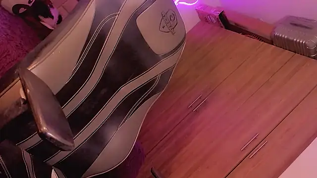 Vianca Chanel online show from 12-27-24, 07:08