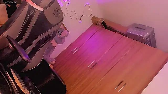 Vianca Chanel online show from 01-03-25, 01:03