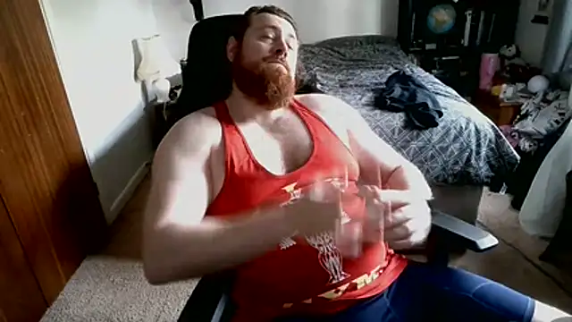 Snapshot of Hairy_Guy30 chatting on 02-15-26, 04:25 Hairy Guy30 online show from 02-15-26, 04:25