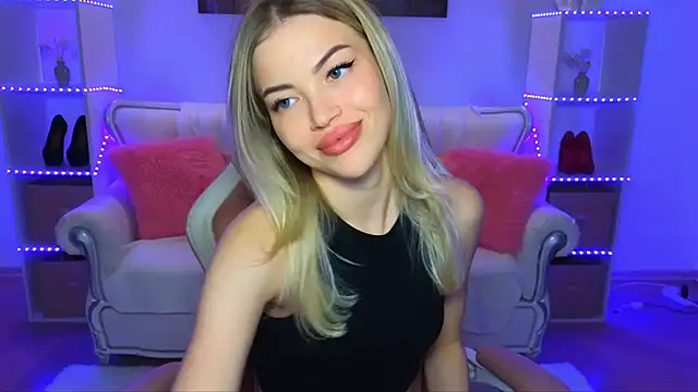 Snapshot of EmmyMills chatting on 10-23-25, 09:24 EmmyMills online show from 10-23-25, 09:24