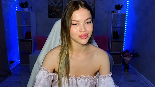 Snapshot of EmmyMills chatting on 06-20-26, 09:06 EmmyMills online show from 06-20-26, 09:06