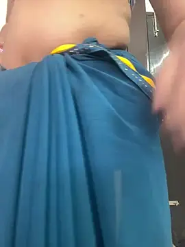 Snapshot of Cute-Russian chatting on 01-12-25, 04:10 Cute-Russian online show from 01-12-25, 04:10