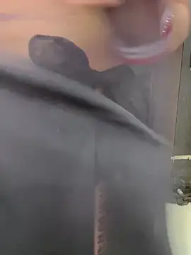 Snapshot of Cute-Russian chatting on 02-08-25, 05:40 Cute-Russian online show from 02-08-25, 05:40