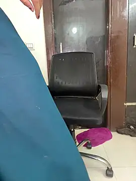 Snapshot of Cute-Russian chatting on 02-09-25, 04:14 Cute-Russian online show from 02-09-25, 04:14