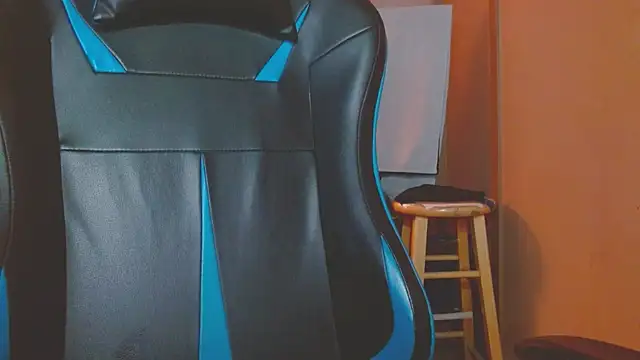 Snapshot of cosmicjones chatting on 02-13-25, 11:17 cosmicjones online show from 02-13-25, 11:17