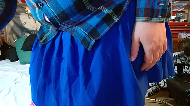 Snapshot of cosmicjones chatting on 10-18-25, 12:39 cosmicjones online show from 10-18-25, 12:39