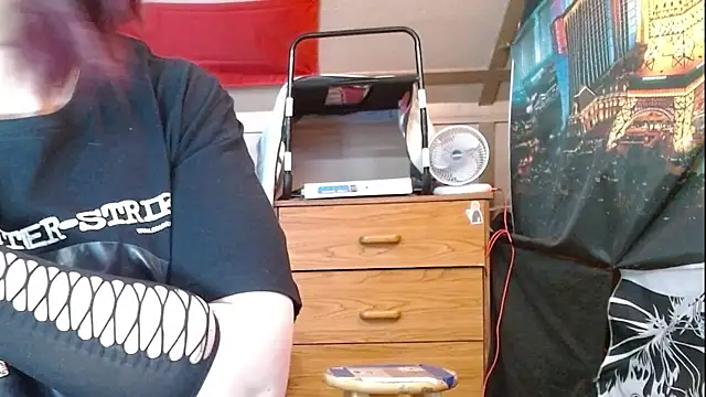 Snapshot of cosmicjones chatting on 04-19-26, 10:36 cosmicjones online show from 04-19-26, 10:36