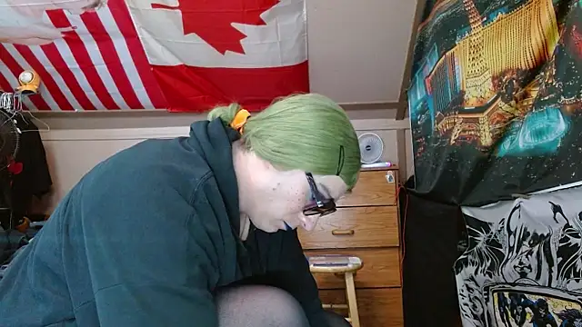 Snapshot of cosmicjones chatting on 04-23-26, 01:13 cosmicjones online show from 04-23-26, 01:13