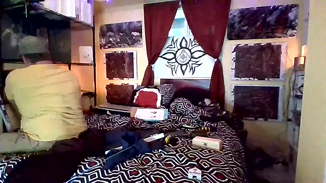 Snapshot of Mic_Oxinner chatting on 11-16-25, 07:52 Mic Oxinner online show from 11-16-25, 07:52