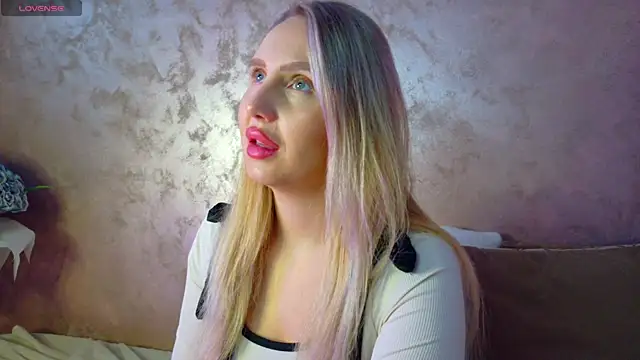 Snapshot of lexy_a chatting on 02-20-26, 05:48 lexy a online show from 02-20-26, 05:48