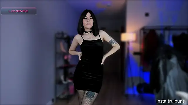 Snapshot of AnnaTrueno chatting on 10-05-25, 05:00 AnnaTrueno online show from 10-05-25, 05:00