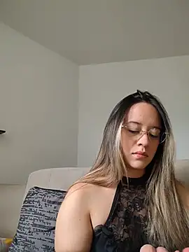 Snapshot of Dani_javi chatting on 06-15-26, 05:04 Dani javi online show from 06-15-26, 05:04