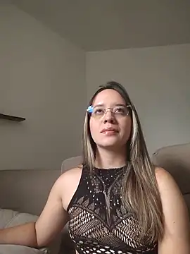 Snapshot of Dani_javi chatting on 06-18-26, 05:17 Dani javi online show from 06-18-26, 05:17