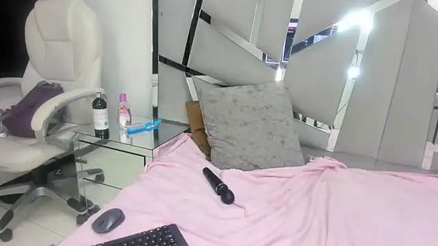 Catherinee69 x online show from 12-23-24, 09:49