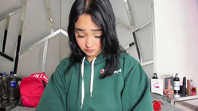 Catherinee69 x online show from 10-09-25, 02:42