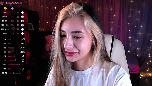 Snapshot of DarlaLike chatting on 01-18-25, 04:59 DarlaLike online show from 01-18-25, 04:59