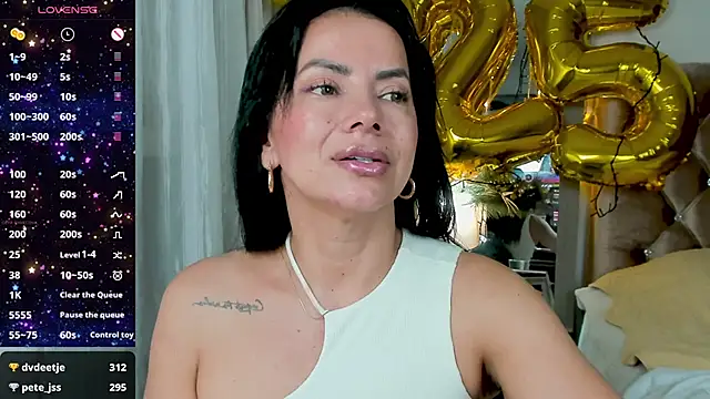 Snapshot of veronika_naughty chatting on 01-03-25, 12:00 veronika naughty online show from 01-03-25, 12:00