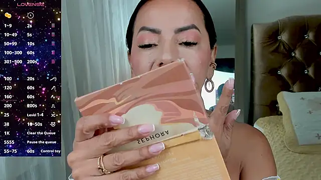 Snapshot of veronika_naughty chatting on 01-18-25, 03:05 veronika naughty online show from 01-18-25, 03:05