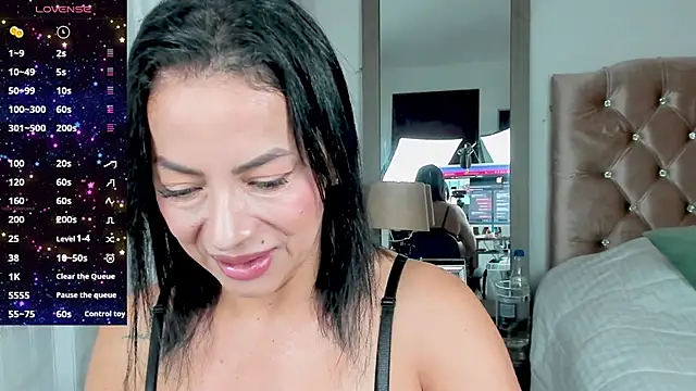 Snapshot of veronika_naughty chatting on 01-30-25, 02:58 veronika naughty online show from 01-30-25, 02:58