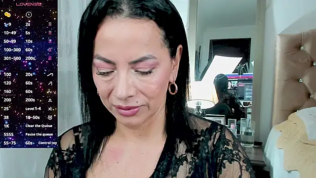 Snapshot of veronika_naughty chatting on 03-05-25, 03:07 veronika naughty online show from 03-05-25, 03:07