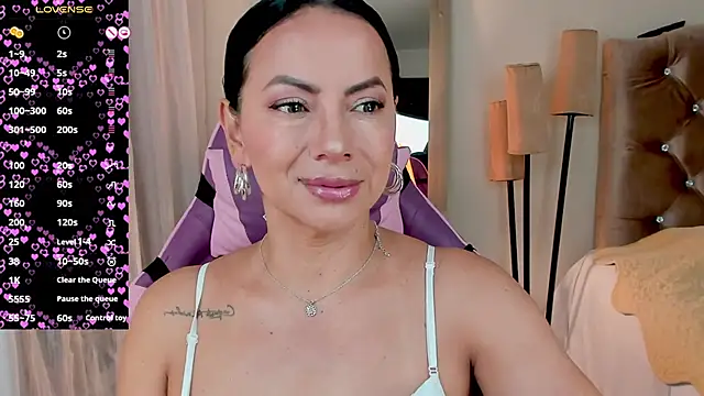 Snapshot of veronika_naughty chatting on 09-30-25, 02:11 veronika naughty online show from 09-30-25, 02:11