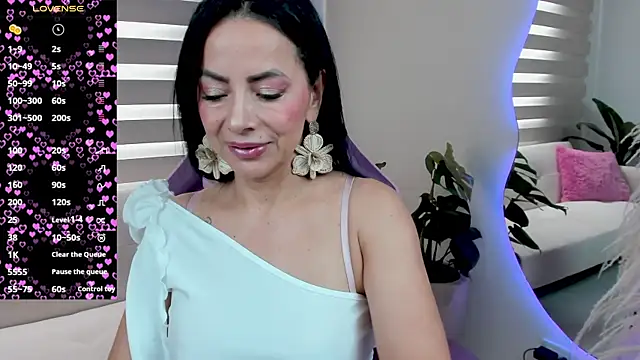 Snapshot of veronika_naughty chatting on 11-17-25, 02:56 veronika naughty online show from 11-17-25, 02:56