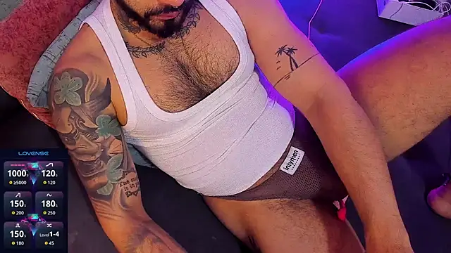 Snapshot of mikemulerr chatting on 11-26-25, 09:05 mikemulerr online show from 11-26-25, 09:05